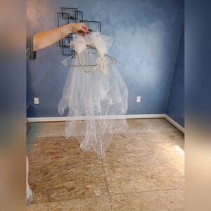 beautiful vintage 1980's lace and beaded veil